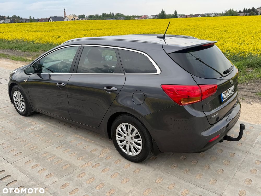 Kia Ceed 1.6 CRDi Spirit - 4
