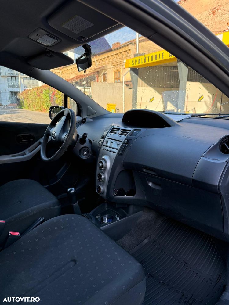 Toyota Yaris 1.0 Terra - 8