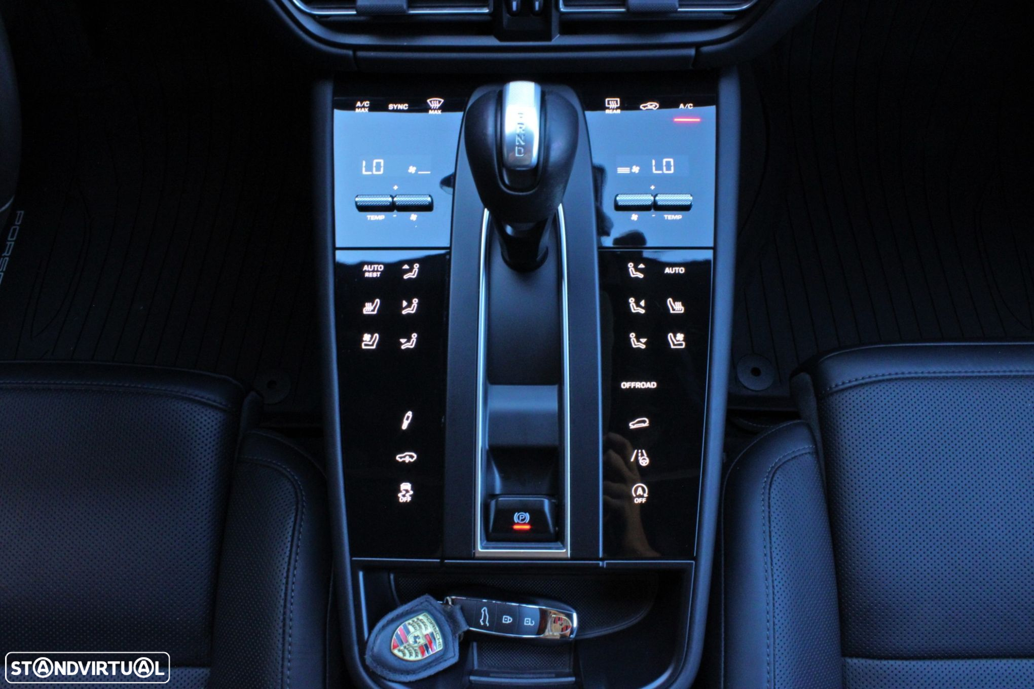 Porsche Macan T - 16