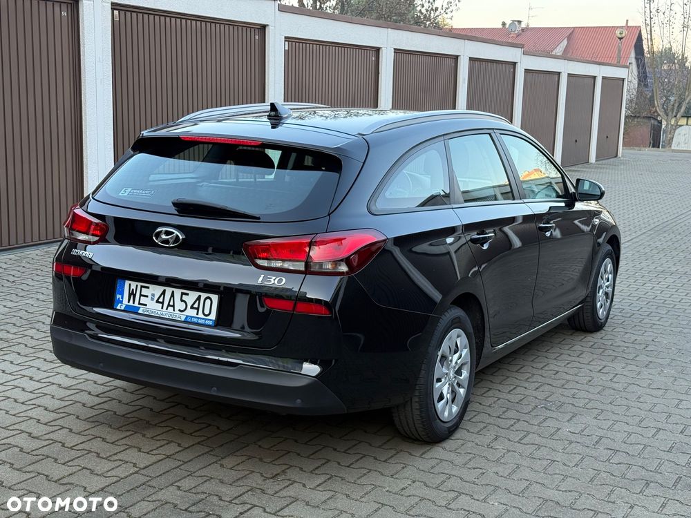 Hyundai i30 1.5 DPI Classic + - 3