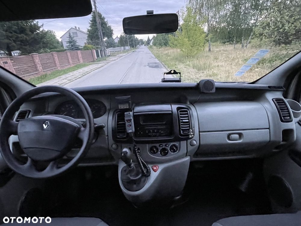 Renault Trafic - 23