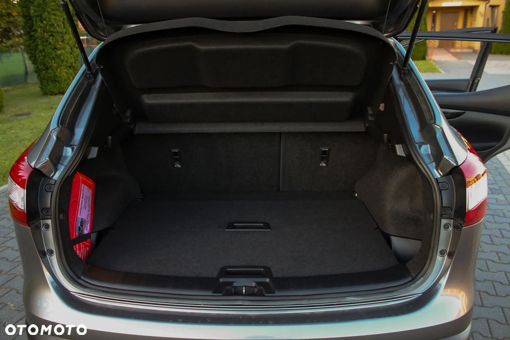 Nissan Qashqai 1.5 dCi TEKNA - 38