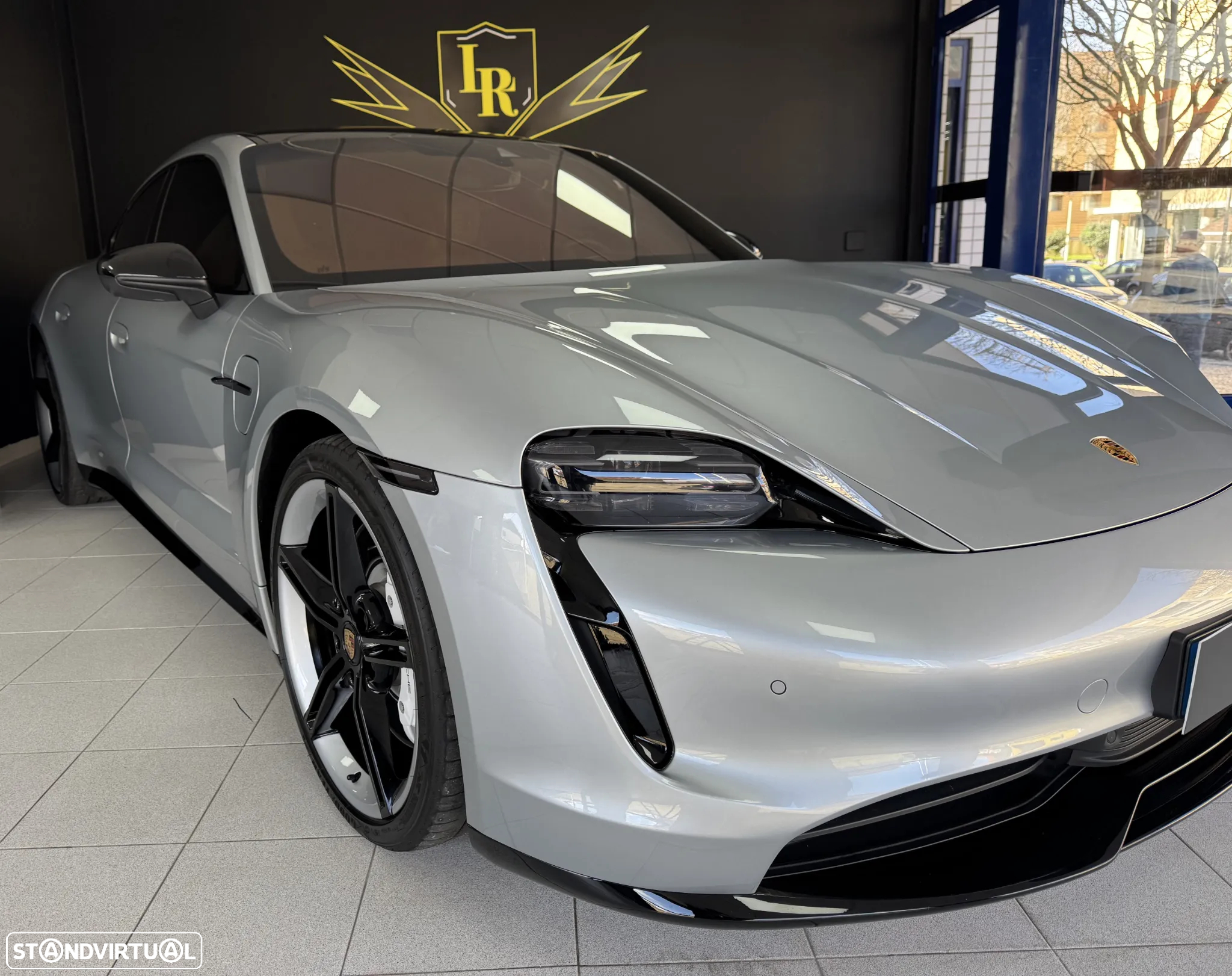Porsche Taycan 4S - 7