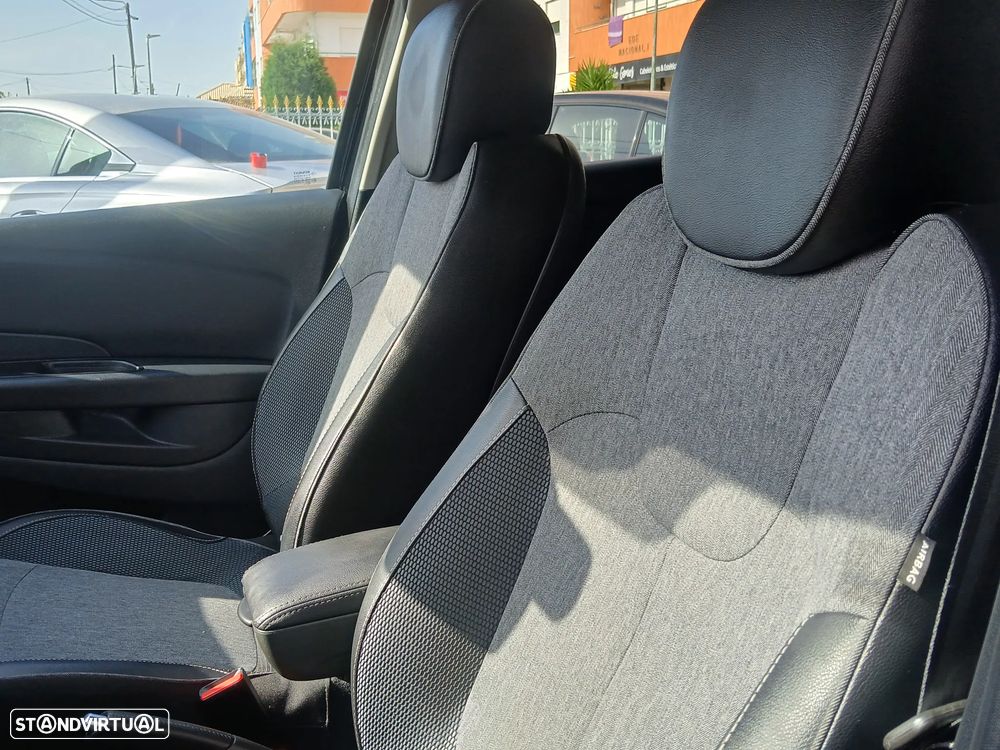 Renault Captur 1.5 dCi Exclusive XMOD - 16