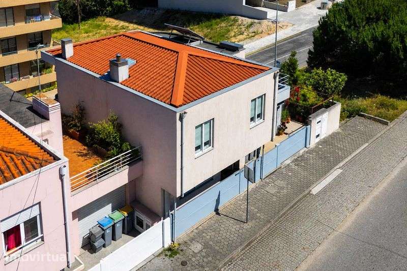 Moradia T4 - Terraço - Jardim - Grande imagem: 2/12