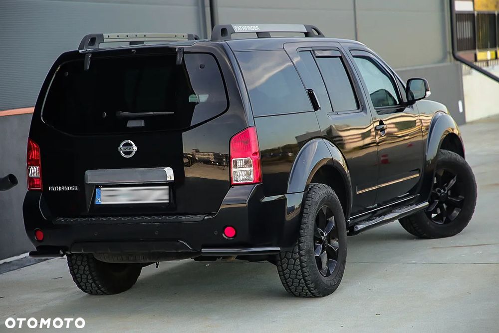 Nissan Pathfinder 2.5 D LE EU5 - 10