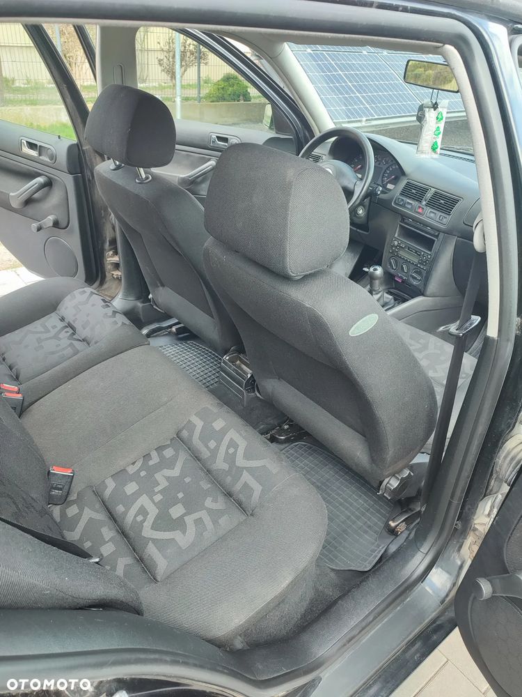 Volkswagen Golf 1.6 Comfortline - 11