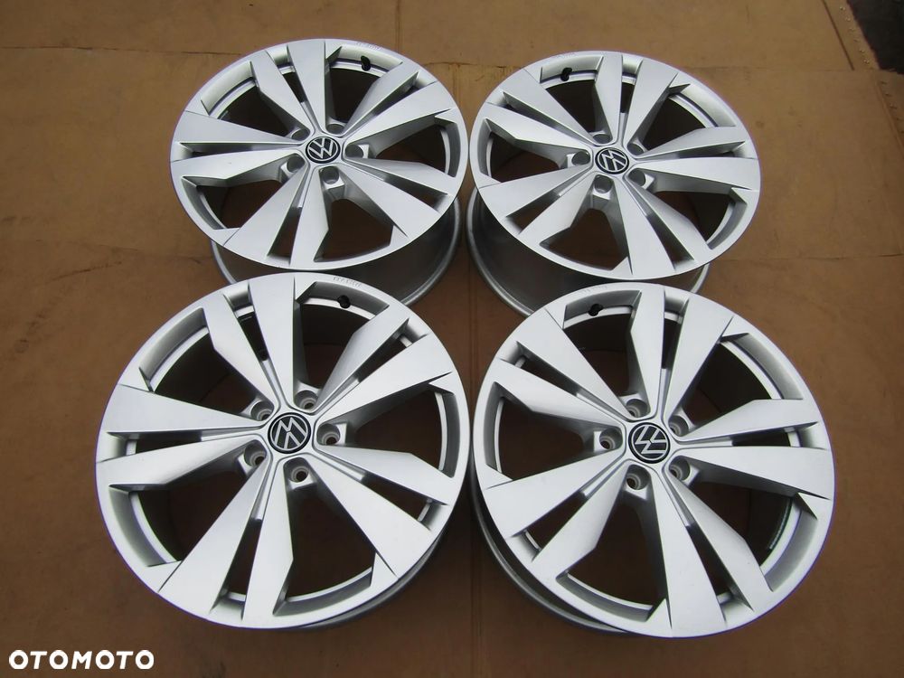 4x NOWE Felgi Aluminiowe 19 VW Passat B6 B7 B8 B9 ID4 Tiguan Arteon Golf V VI VII VIII 5 6 7 8 Taos T-ROC Skoda Karoq Kodiaq Enyaq Octavia III IV / MG HS / Seat Tarraco Leon Ateca Altea Audi A3 A4 A5 8 j 5x112 ET45 ET 45 piasta 57,1 mm - 4