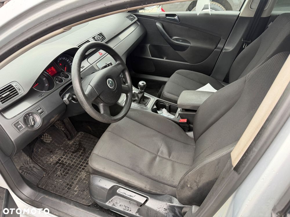 Volkswagen Passat 1.9 TDI Trendline - 13