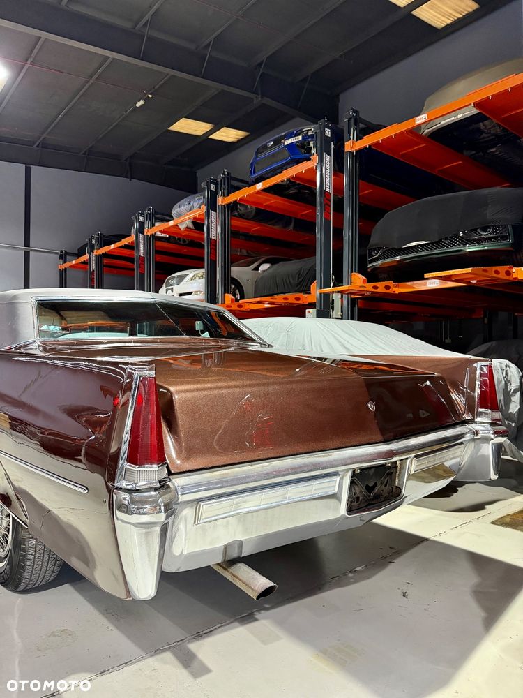 Cadillac Deville - 10