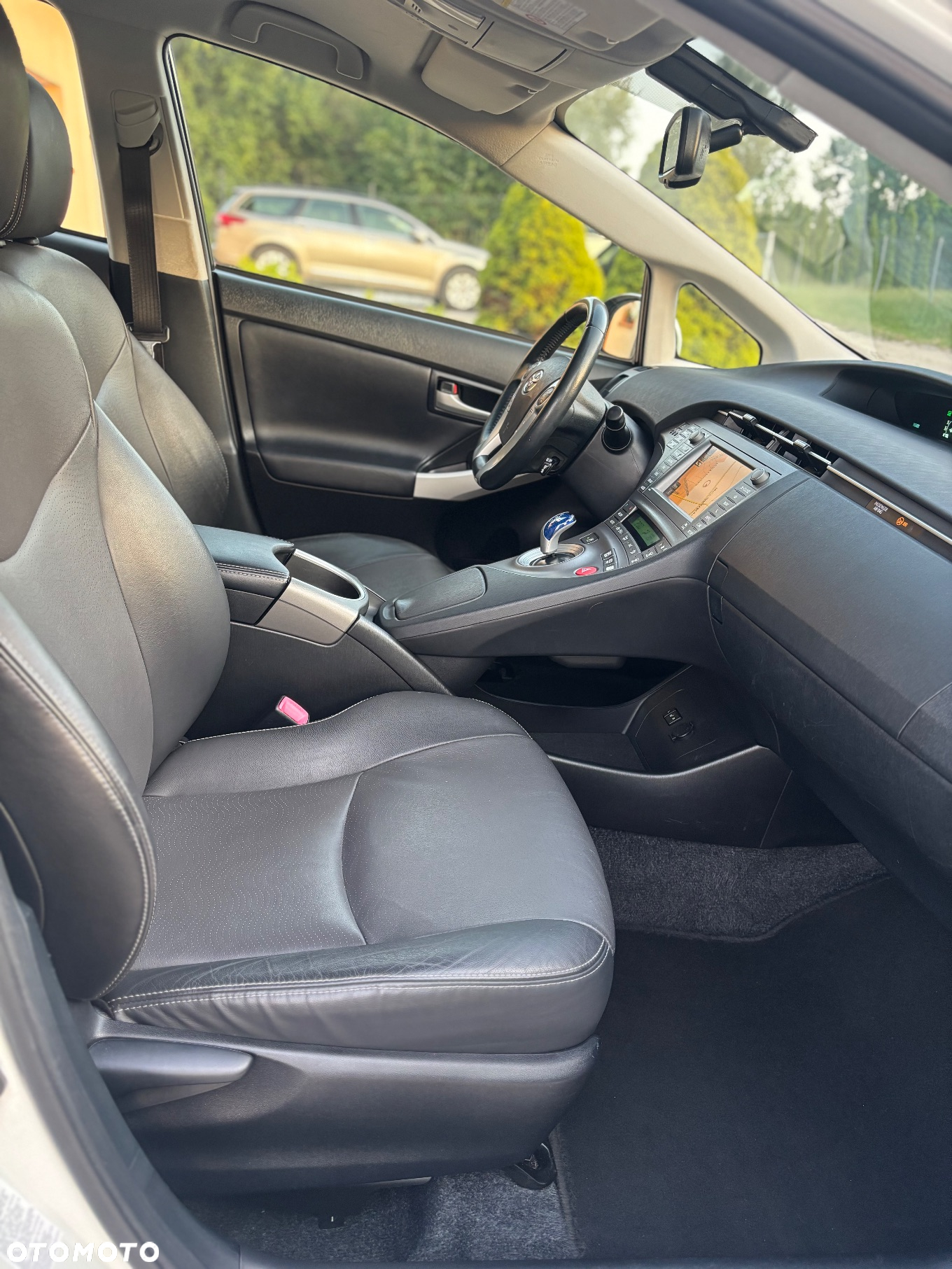 Toyota Prius 1.8 HSD Prestige - 34