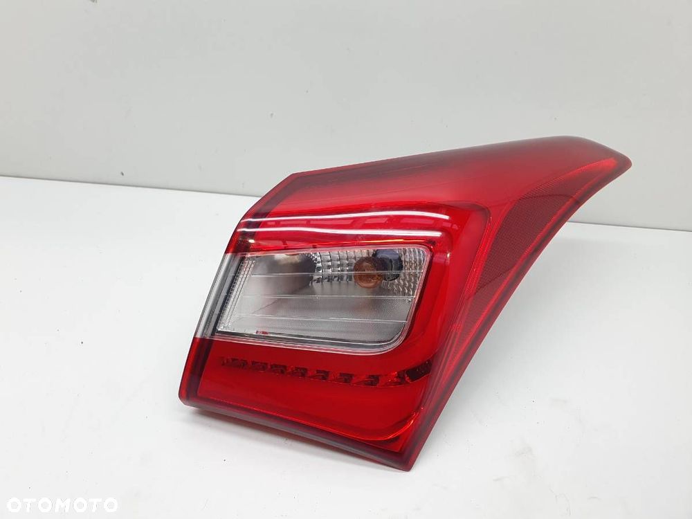 LAMPA TYŁ TYLNA PRAWA W BŁOTNIK HYUNDAI I30 II COUPE EU 92402-A51 - 1