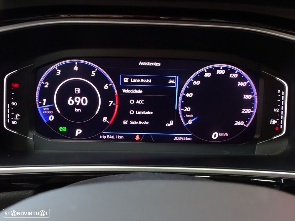 VW T-Roc 1.5 TSI R-Line DSG - 17