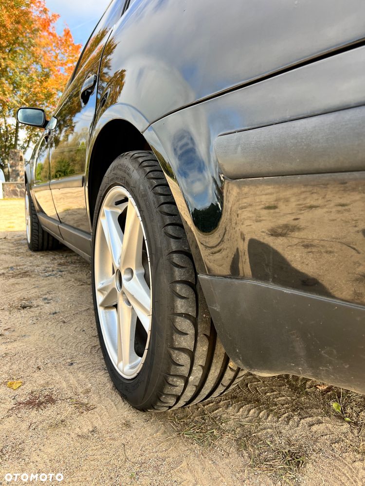 Volkswagen Passat - 12