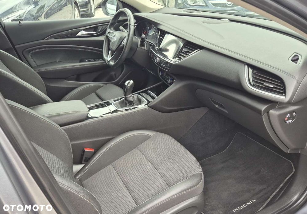Opel Insignia - 11