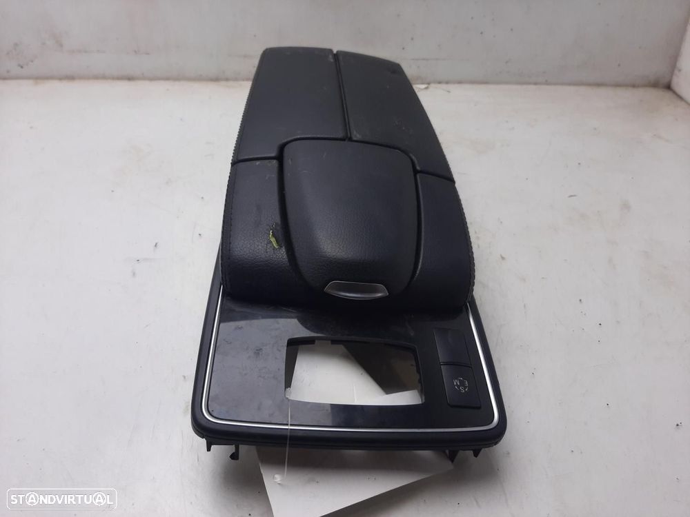 APOIO DE BRAÇOS MERCEDES-BENZ CLASE - 1