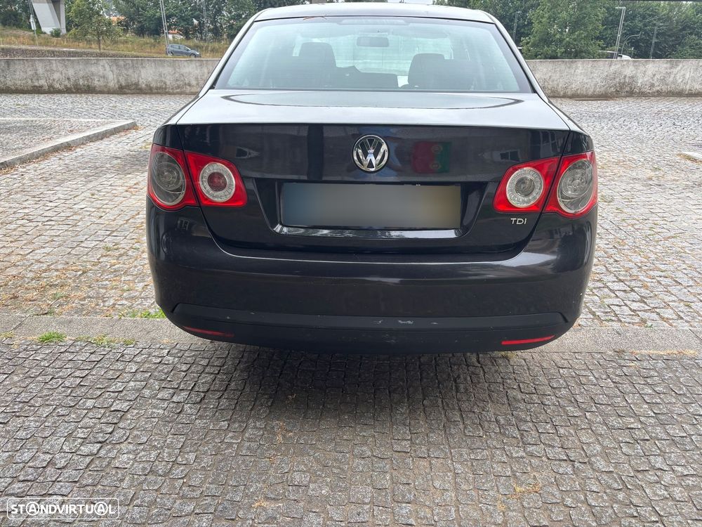 VW Jetta 1.9 TDi Trendline - 4