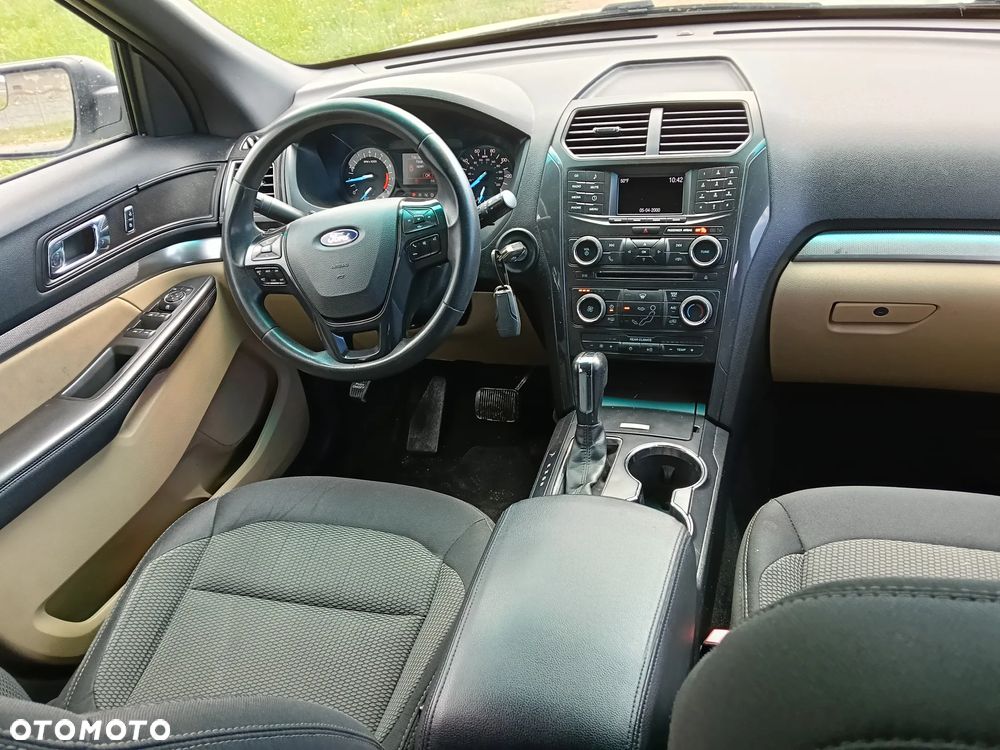 Ford Explorer - 14