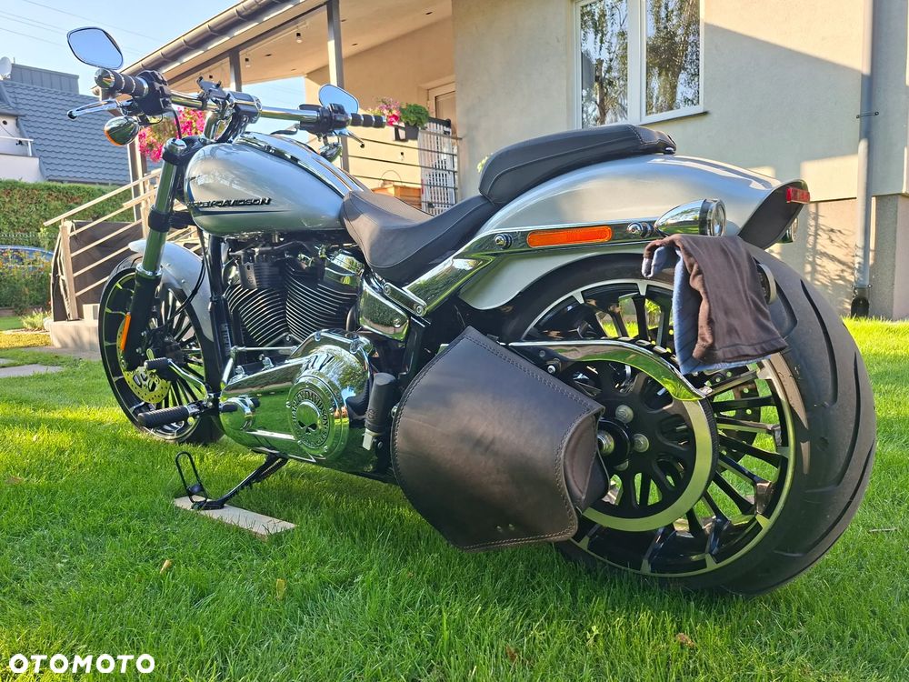 Harley-Davidson FXSB Breakout - 8
