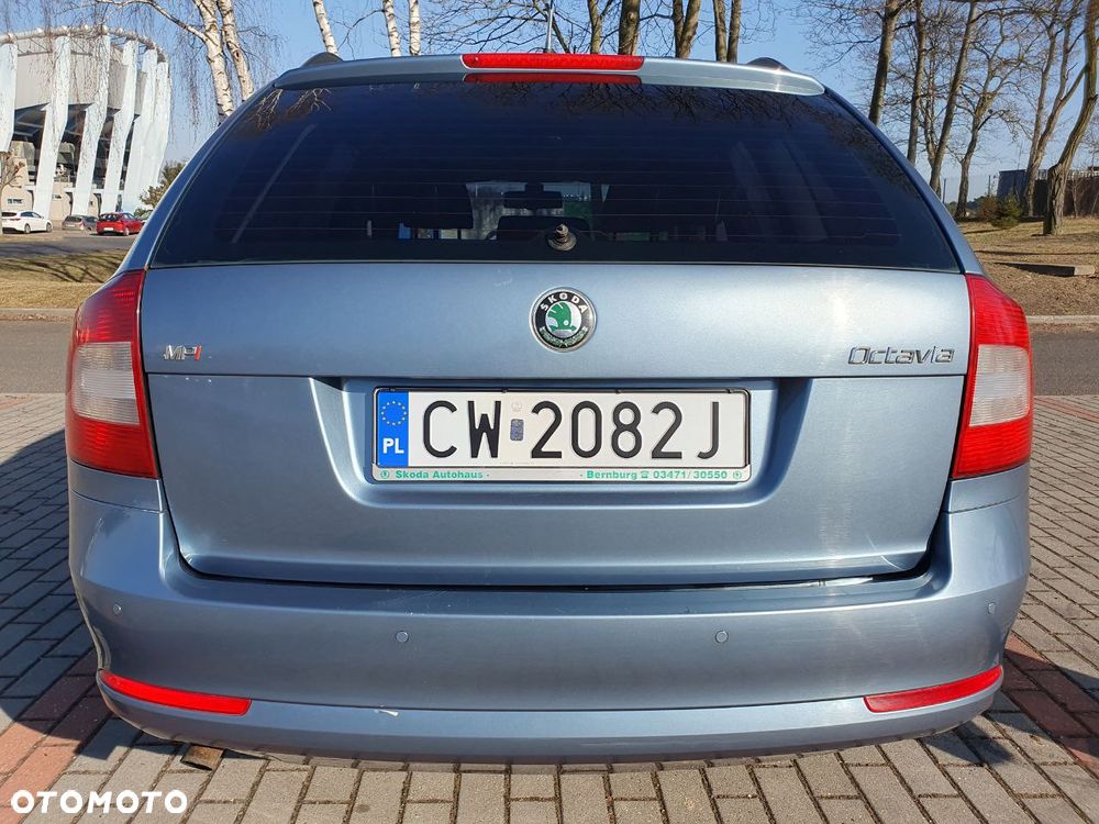 Skoda Octavia 1.6 Combi - 4