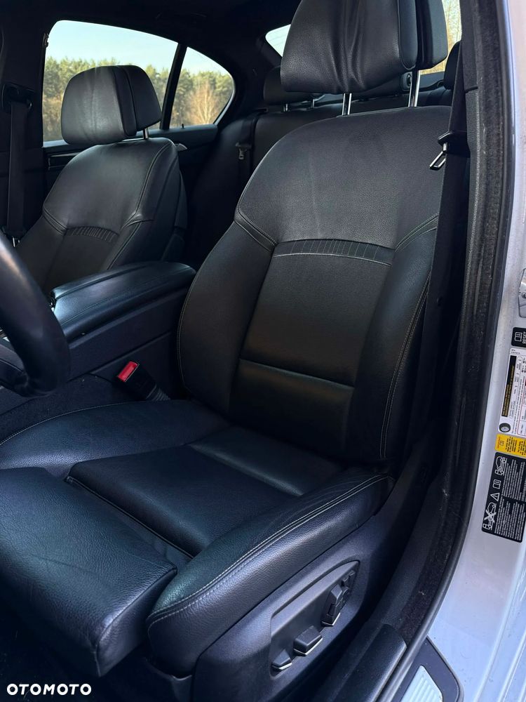 BMW Seria 5 535i xDrive Sport-Aut - 22