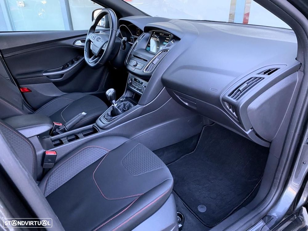 Ford Focus 1.5 TDCi ST-Line - 10