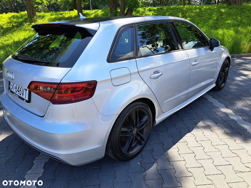 Audi A3 Sportback 1.6 TDI DPF S line Sportpaket - 32
