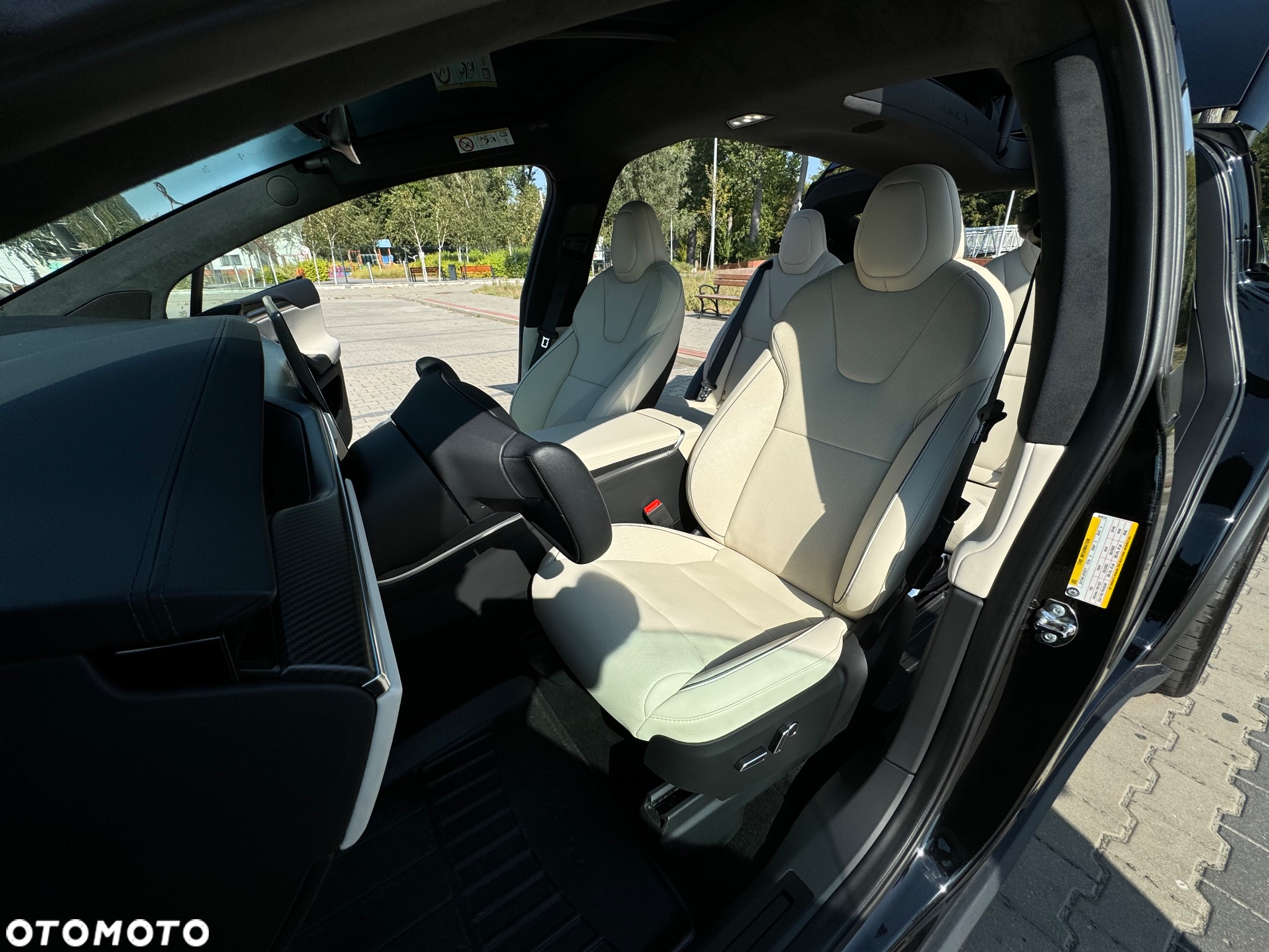 Tesla Model X Plaid - 19