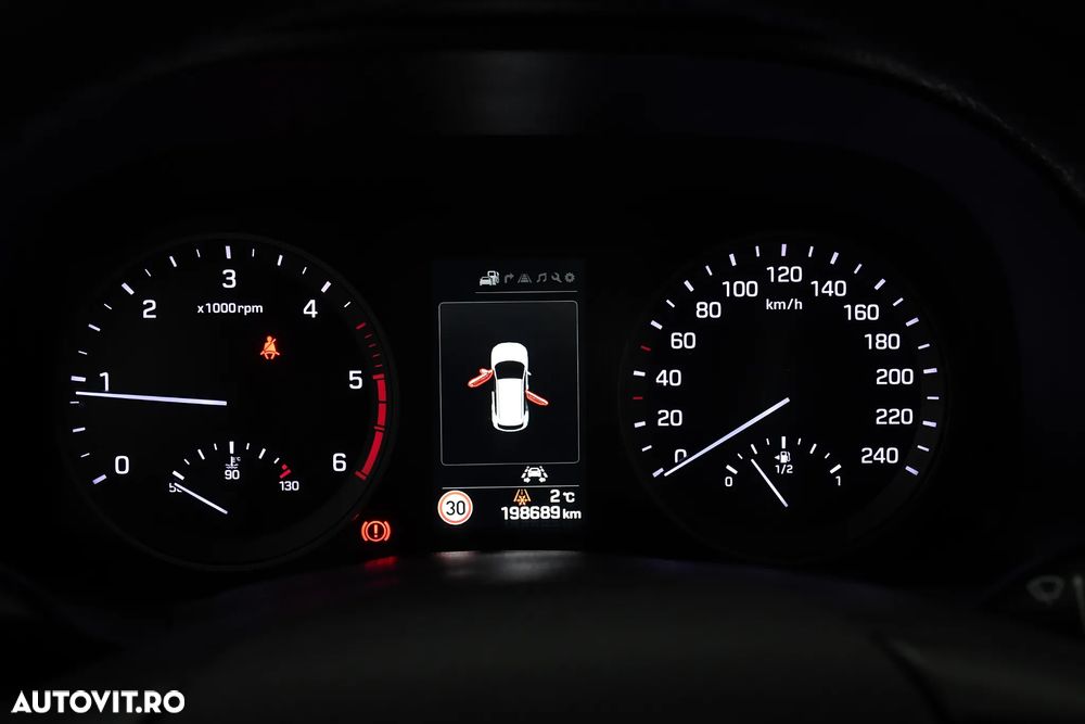 Hyundai Tucson 2.0 CRDI 2WD Style - 22