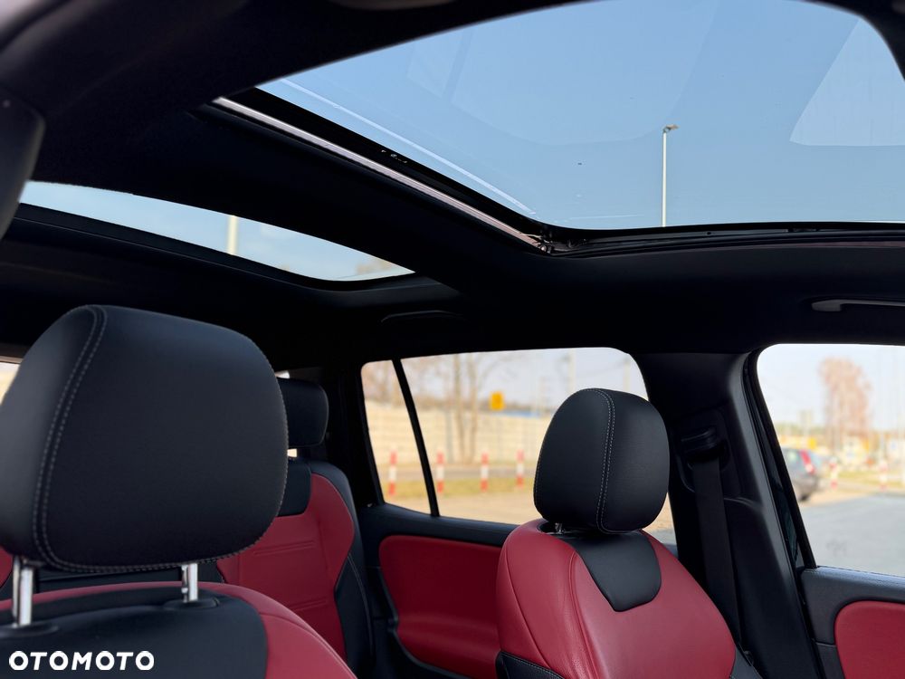 Mercedes-Benz GLB 250 4-Matic AMG Line 8G-DCT - 25