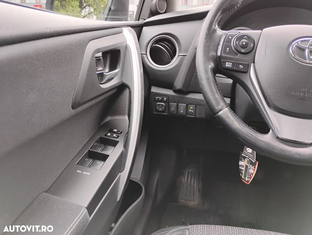 Toyota Auris 1.8 L VVT-i TS Hybrid Sol+ - 12