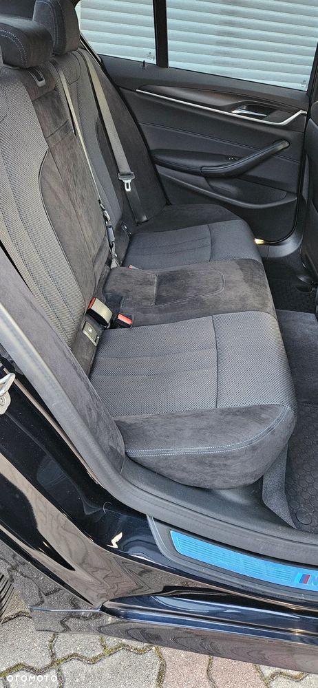 BMW Seria 5 520d xDrive M Sport sport - 9