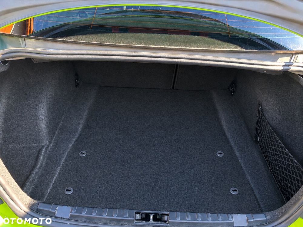 BMW Seria 1 120d DPF Edition Sport - 17