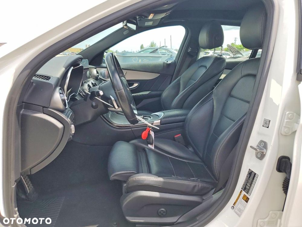 Mercedes-Benz Klasa C 300 4Matic 9G-TRONIC AMG Line - 7