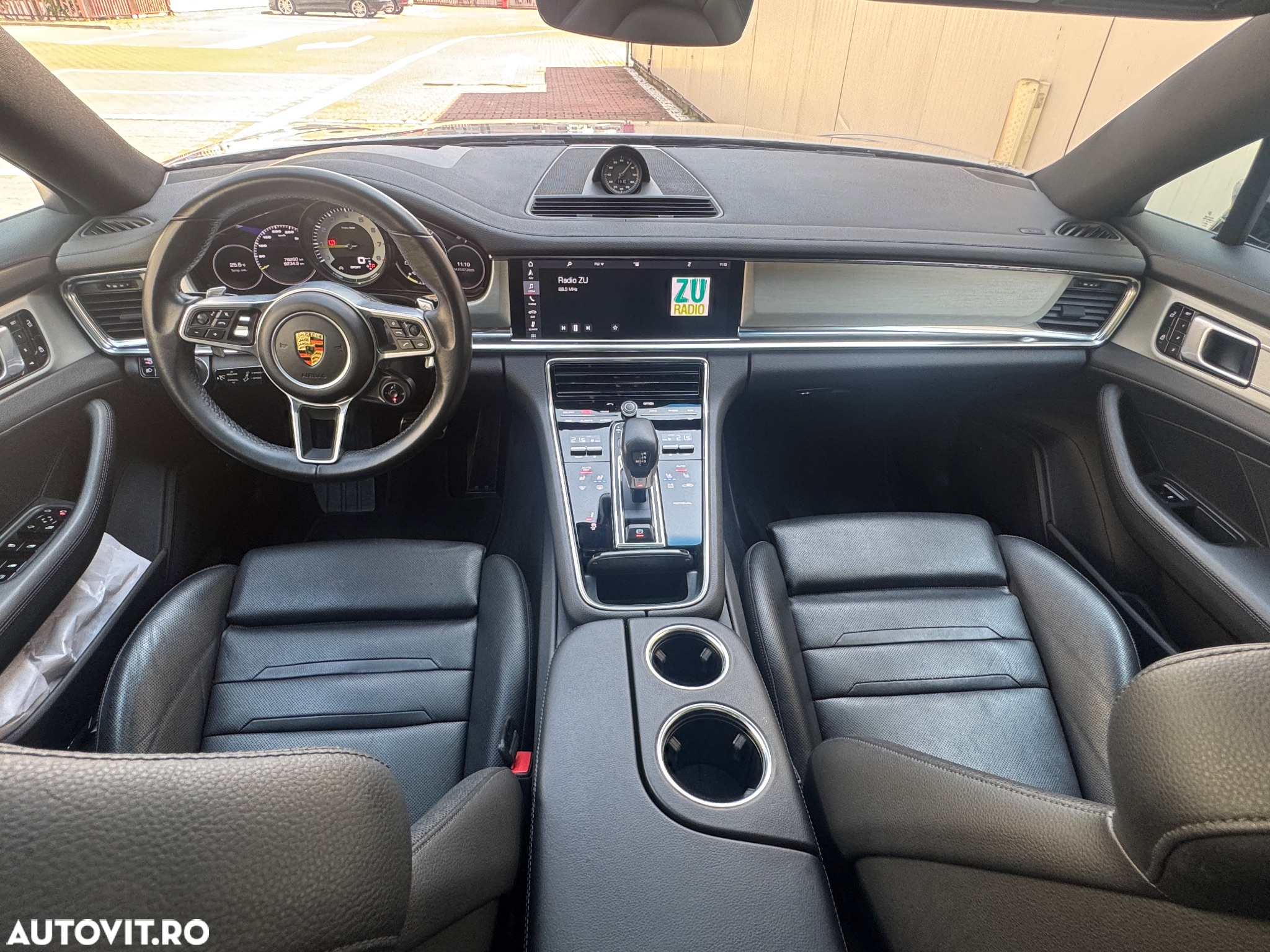 Porsche Panamera 4 E-Hybrid - 25