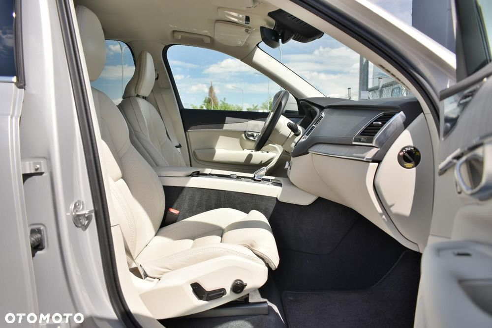 Volvo XC 90 - 24