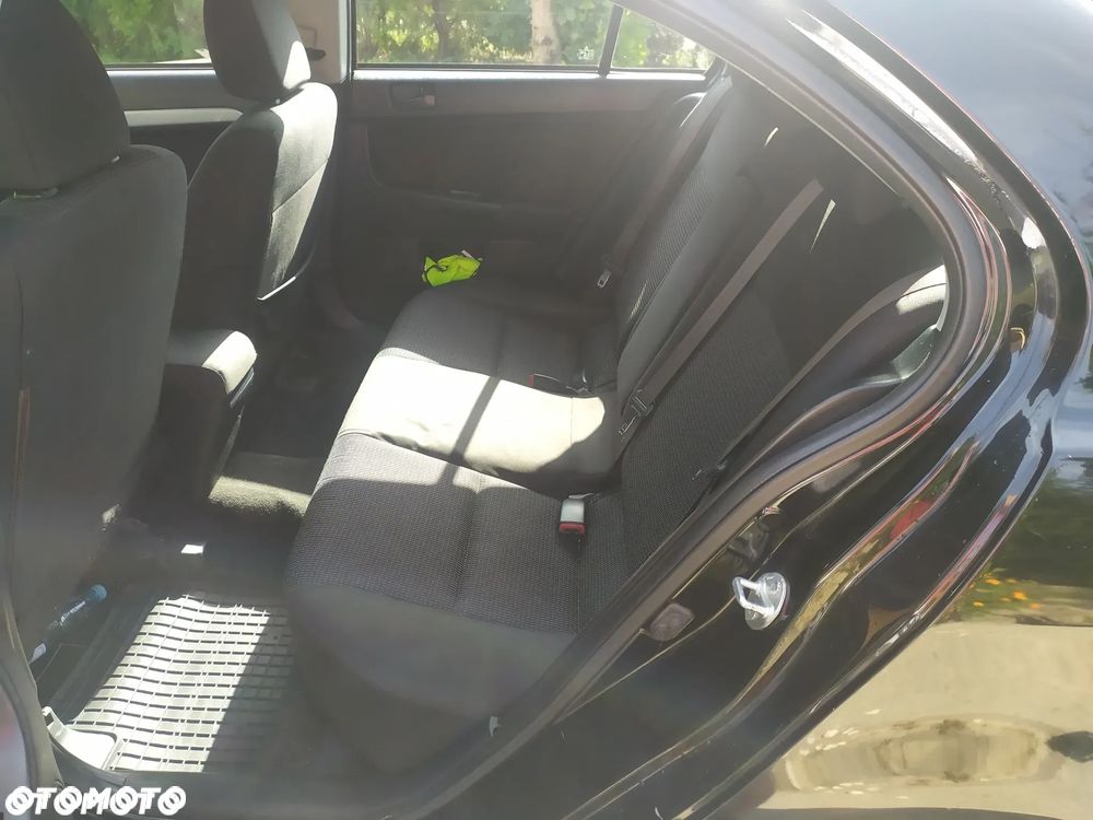 Mitsubishi Lancer 1.6 Inform - 13