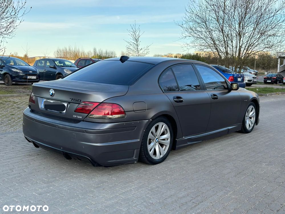 BMW Seria 7 750i - 4