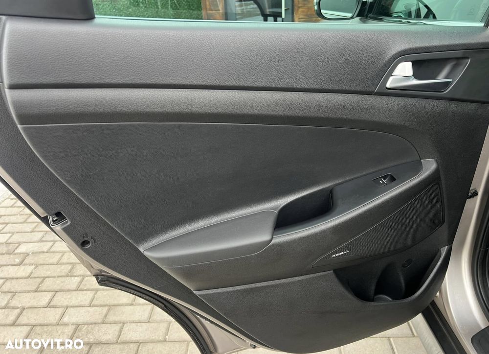 Hyundai Tucson blue 1.6 CRDi 2WD DCT Premium - 23