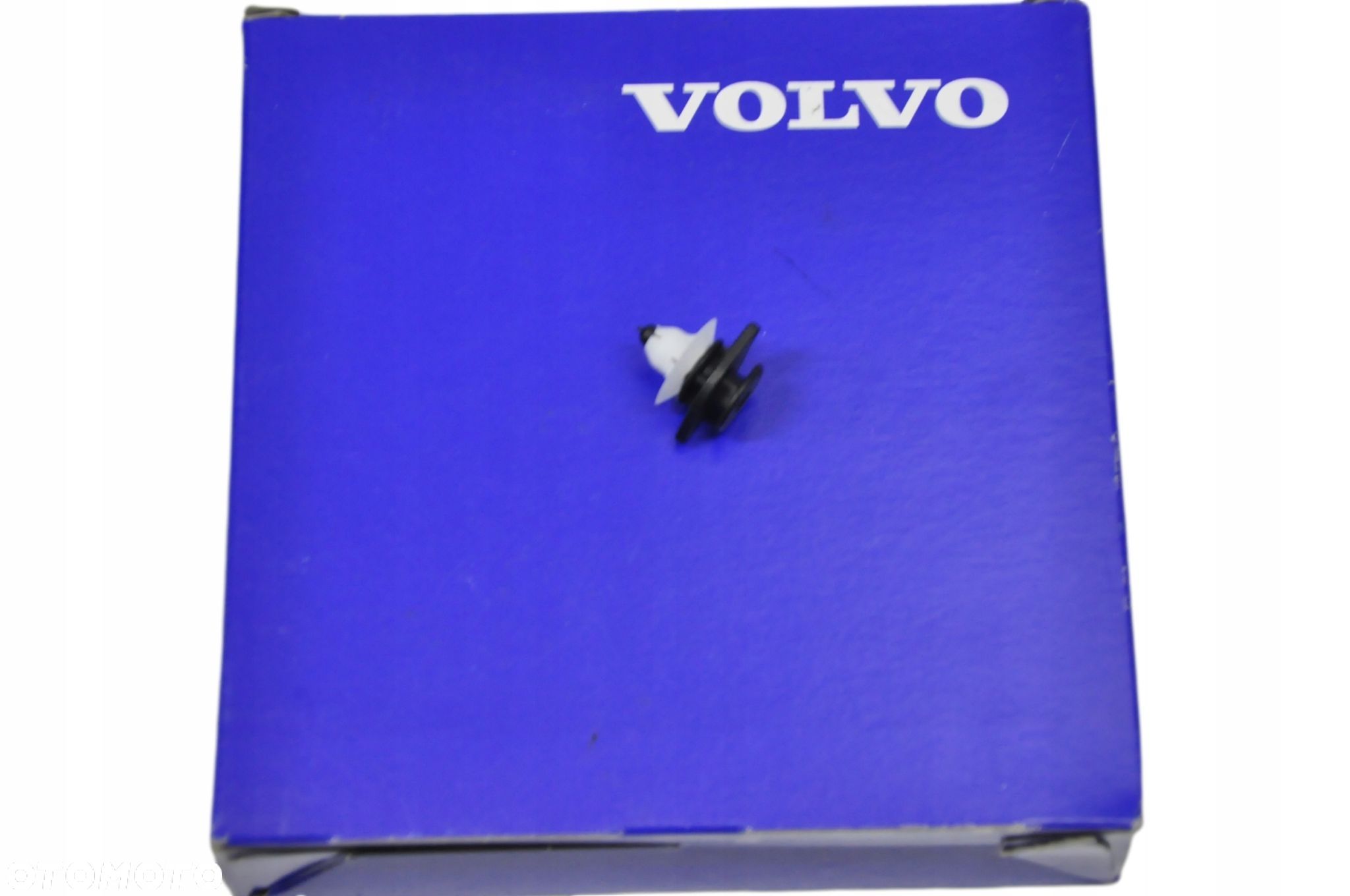 VOLVO V60 II spinka zewn listwy progowej OE 30640643 - 1
