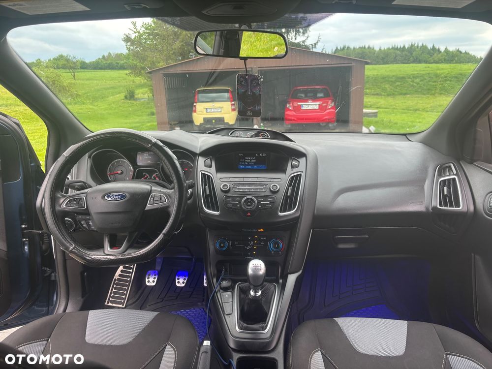 Ford Focus ST - 8