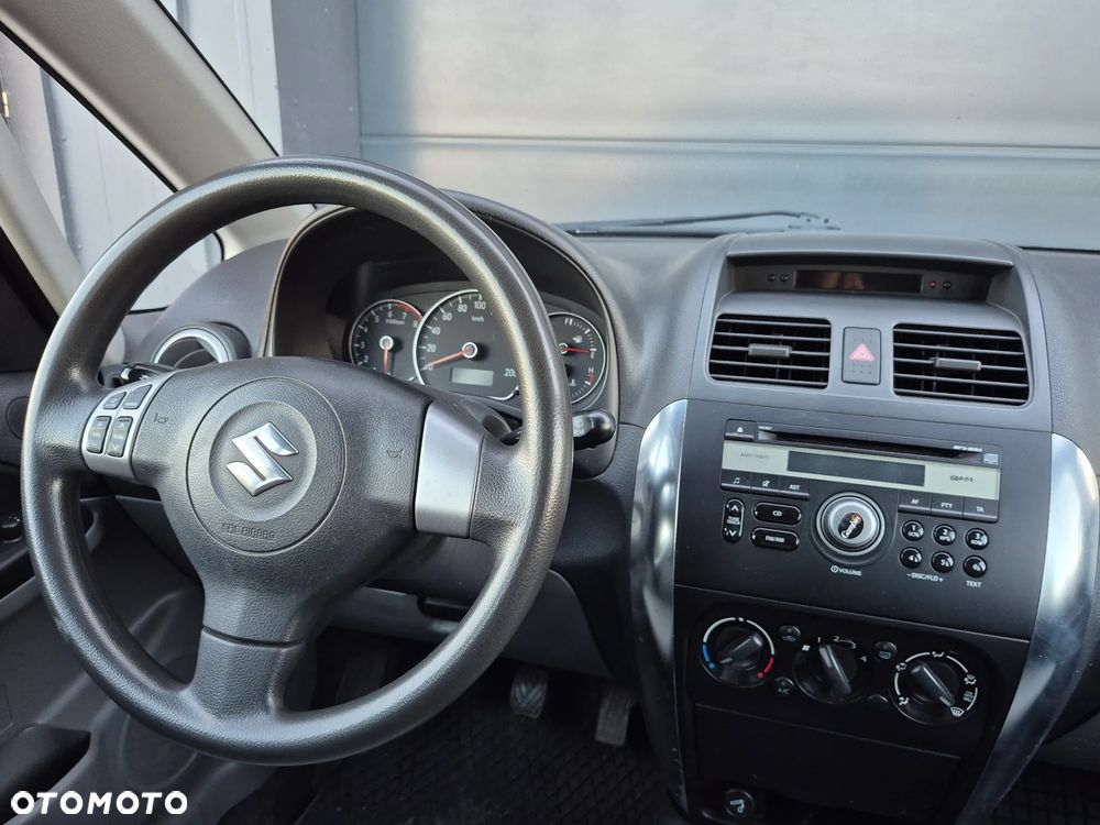 Suzuki SX4 1.6 GS / Premium 4WD - 18