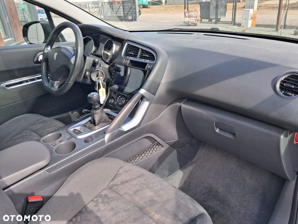 Peugeot 3008 1.6 HDi Premium - 24