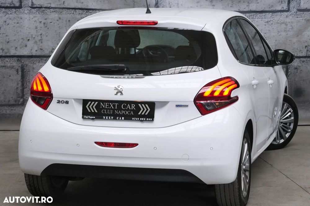 Peugeot 208 PureTech 110 Stop & Start EAT6 Tech Edition - 4