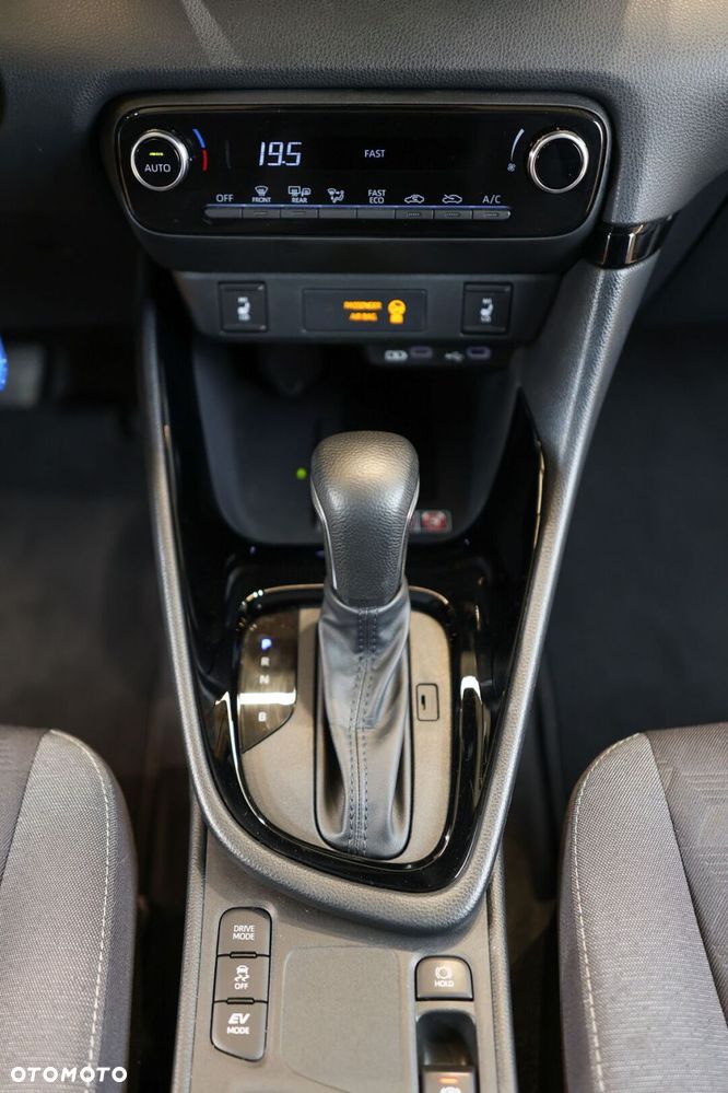 Toyota Yaris Hybrid 1.5 Style - 22