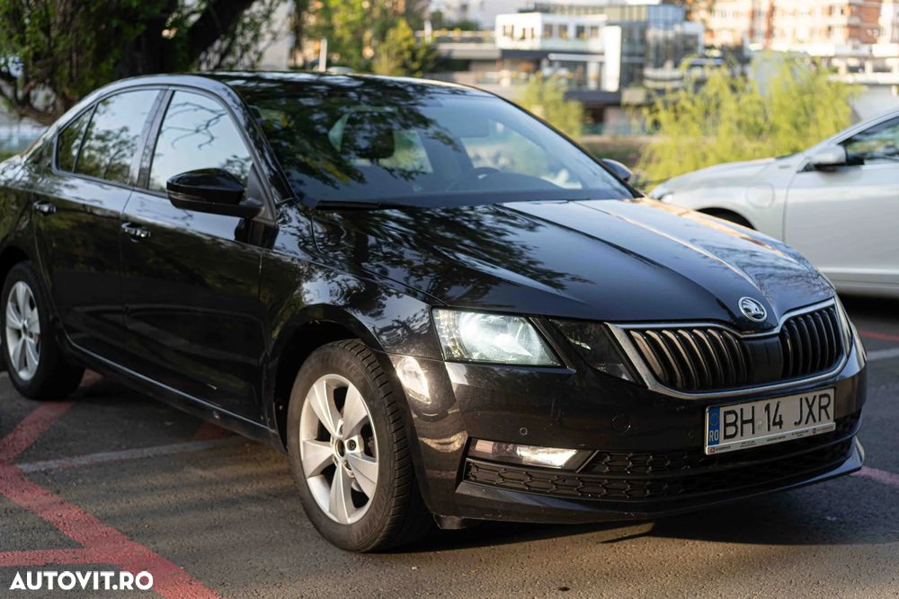 Skoda Octavia 1.6 TDI DSG Ambition - 6
