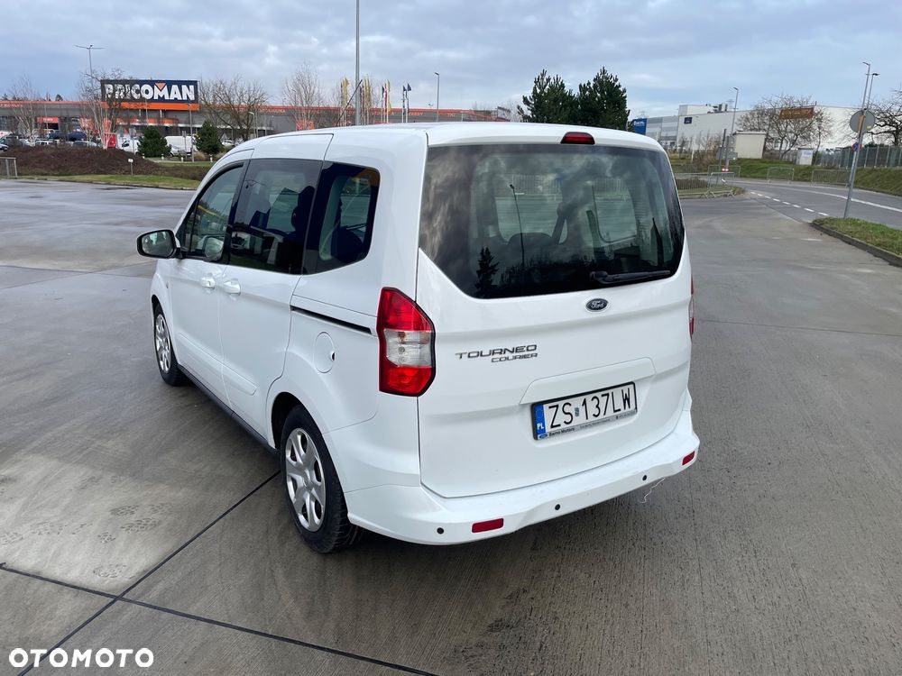 Ford Tourneo Courier 1.5 TDCi Trend - 4