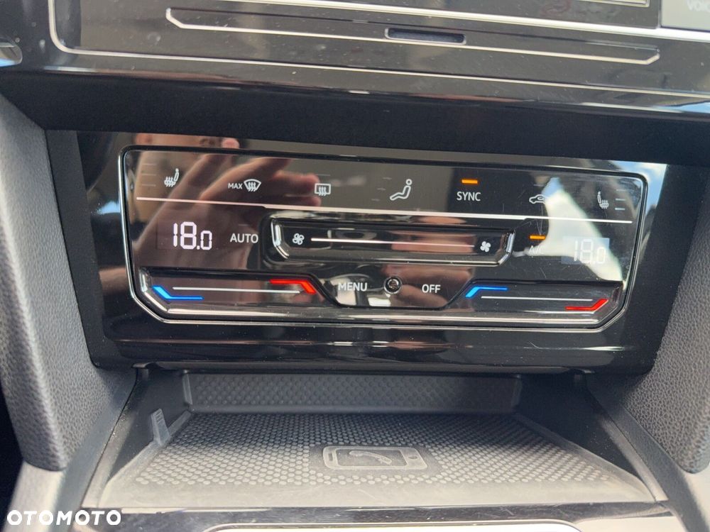 Volkswagen Passat - 28