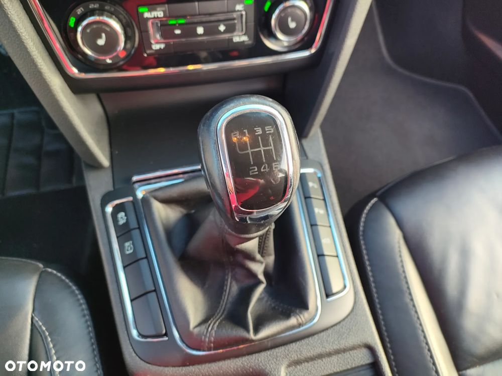 Skoda Superb 1.4 TSI Elegance - 32