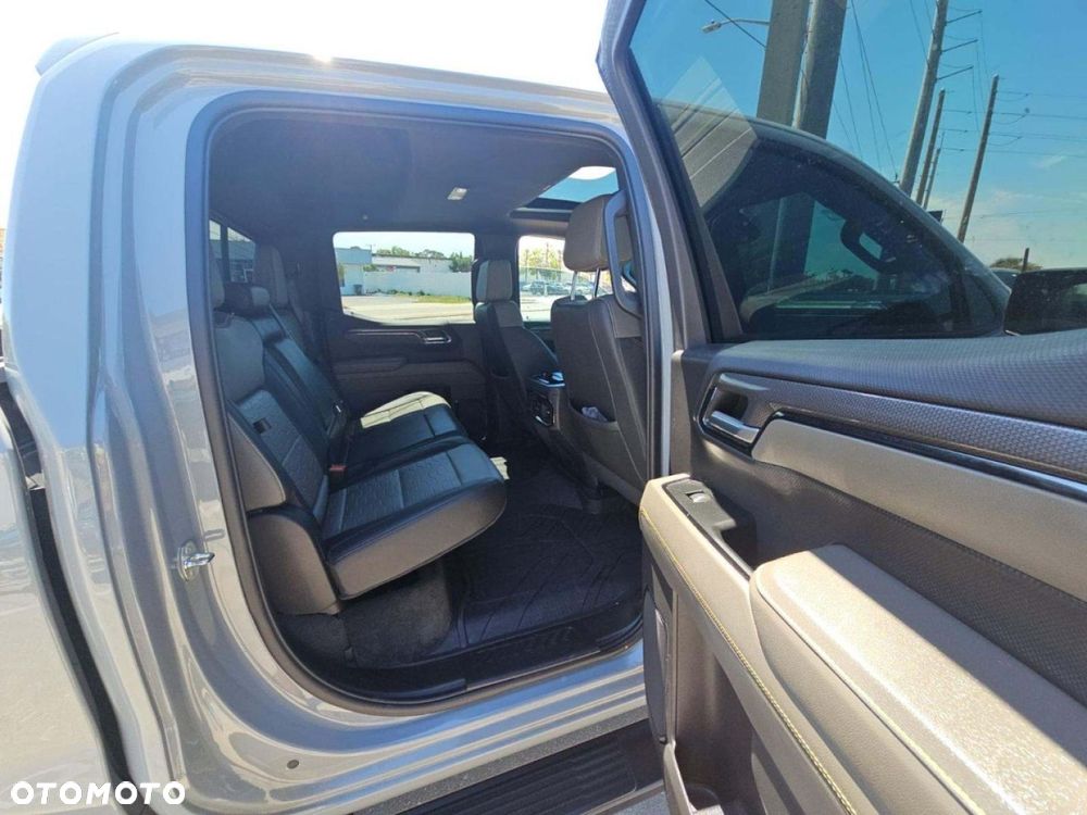 Chevrolet Silverado - 15